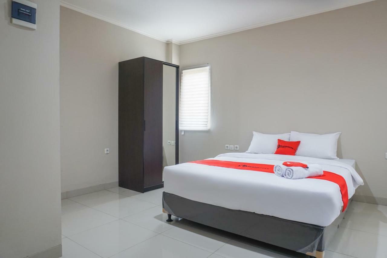 Residences By Reddoorz Near Mt Haryono - Minimum Stay 7 Days Jakarta Exteriér fotografie